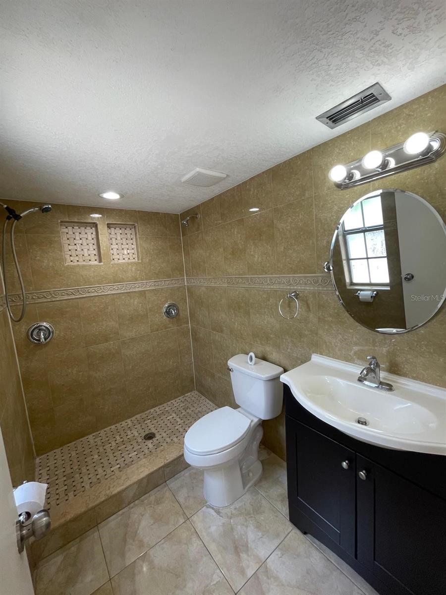 1000 S SEMORAN BLVD #813, WINTER PARK, FL, 32792