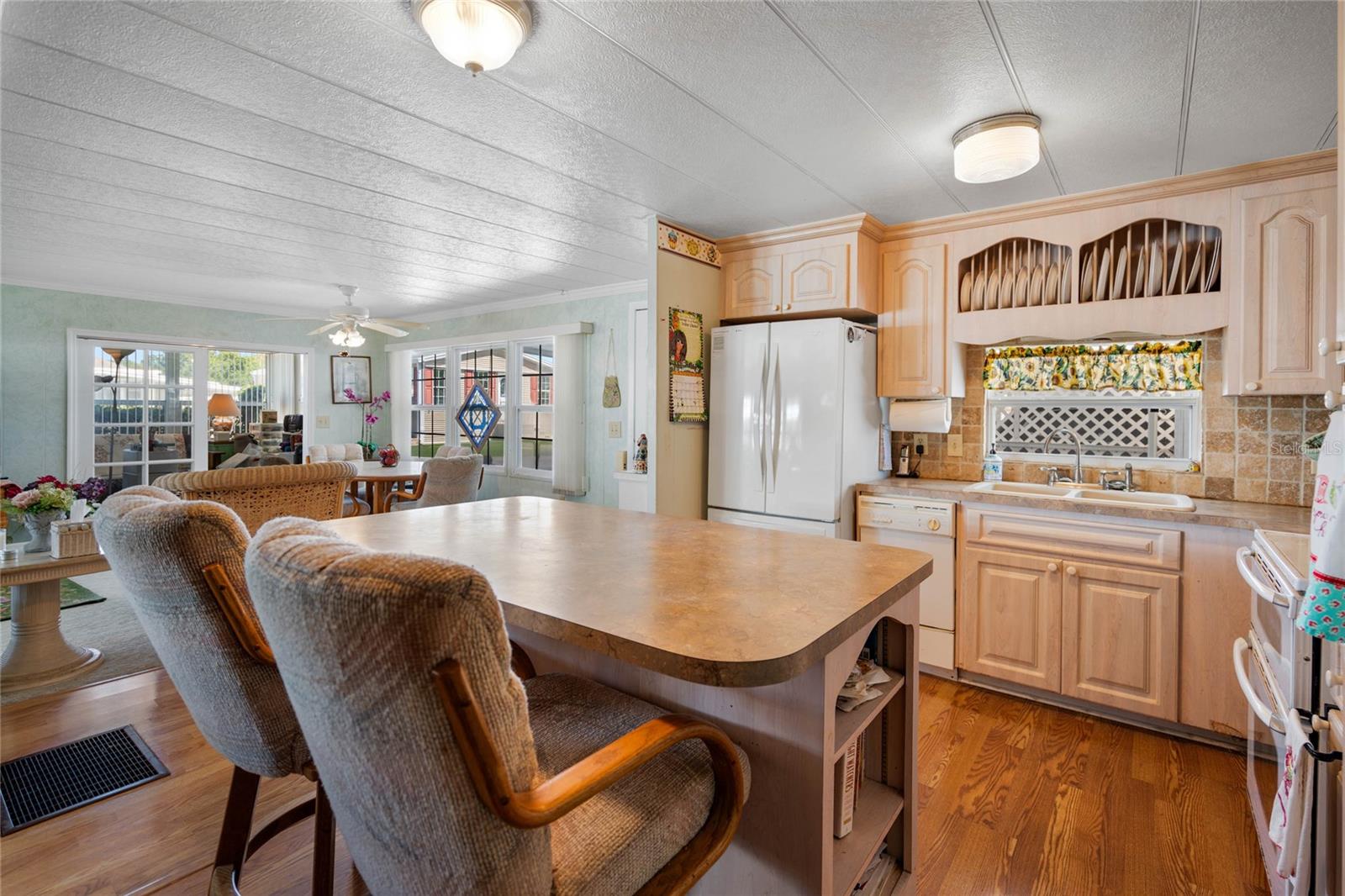 107 HOLIDAY LN, AUBURNDALE, FL, 33823