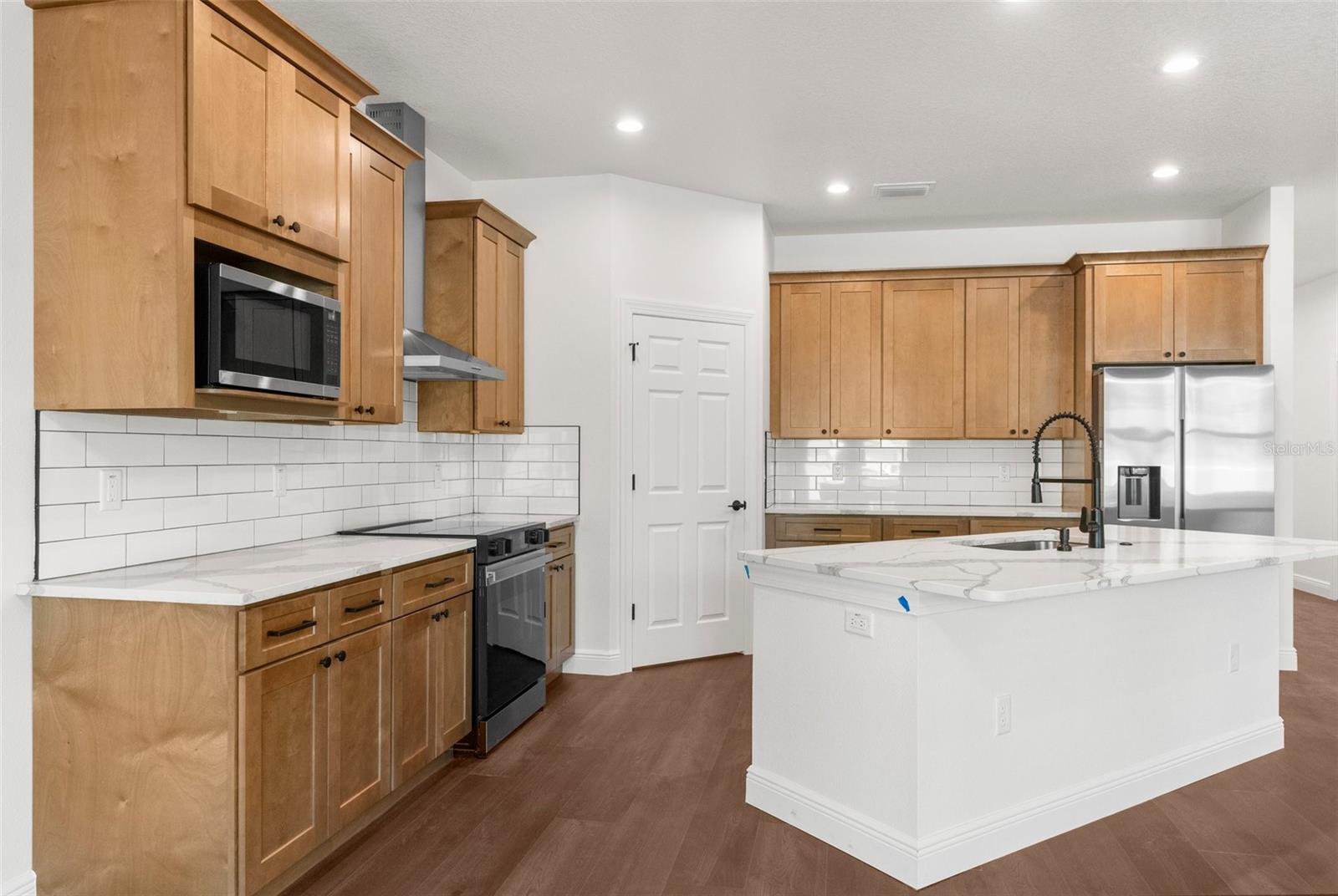 16043 PENN STATE RD, WEEKI WACHEE, FL, 34614