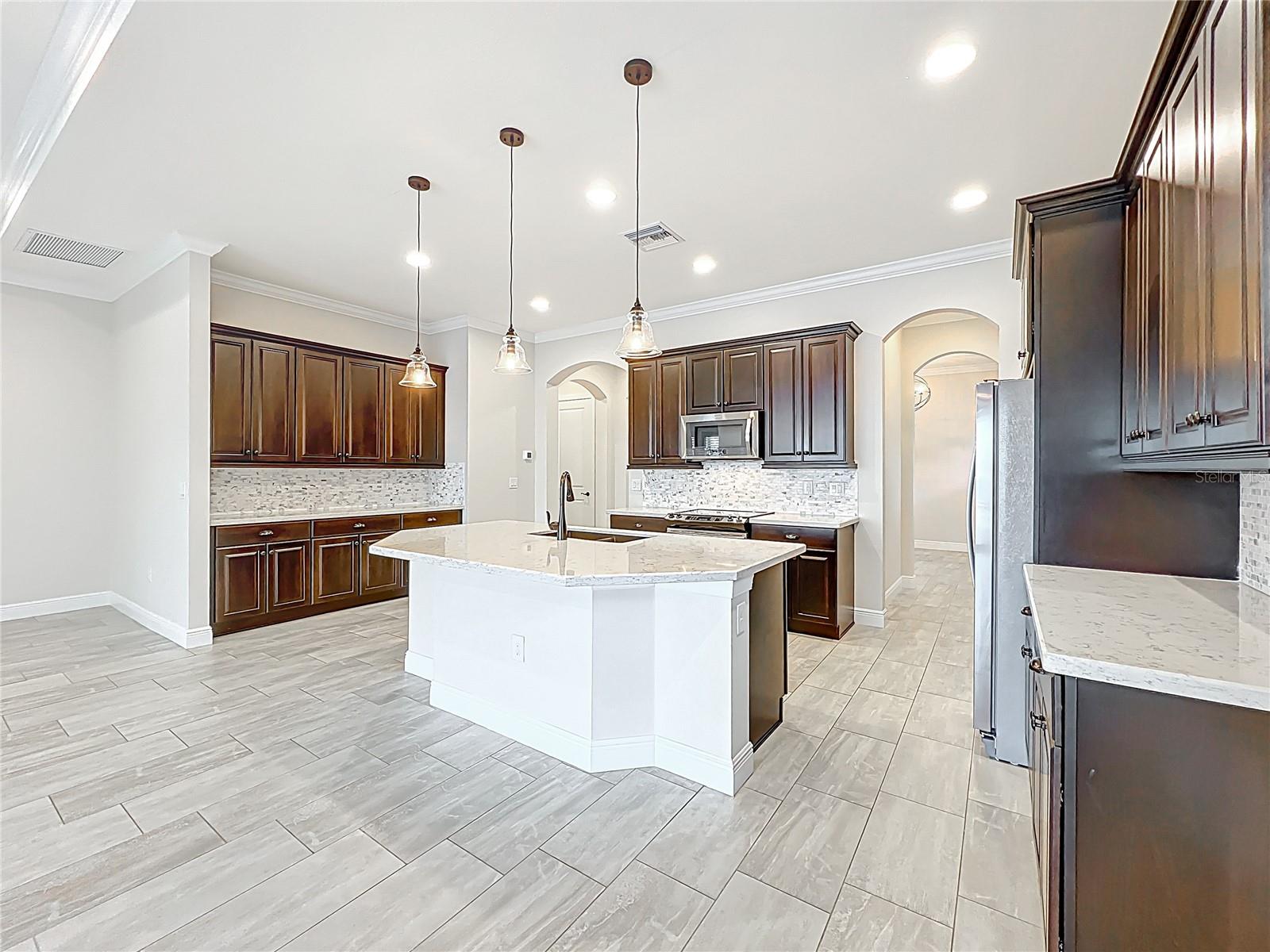 23823 WAVERLY CIR, VENICE, FL, 34293