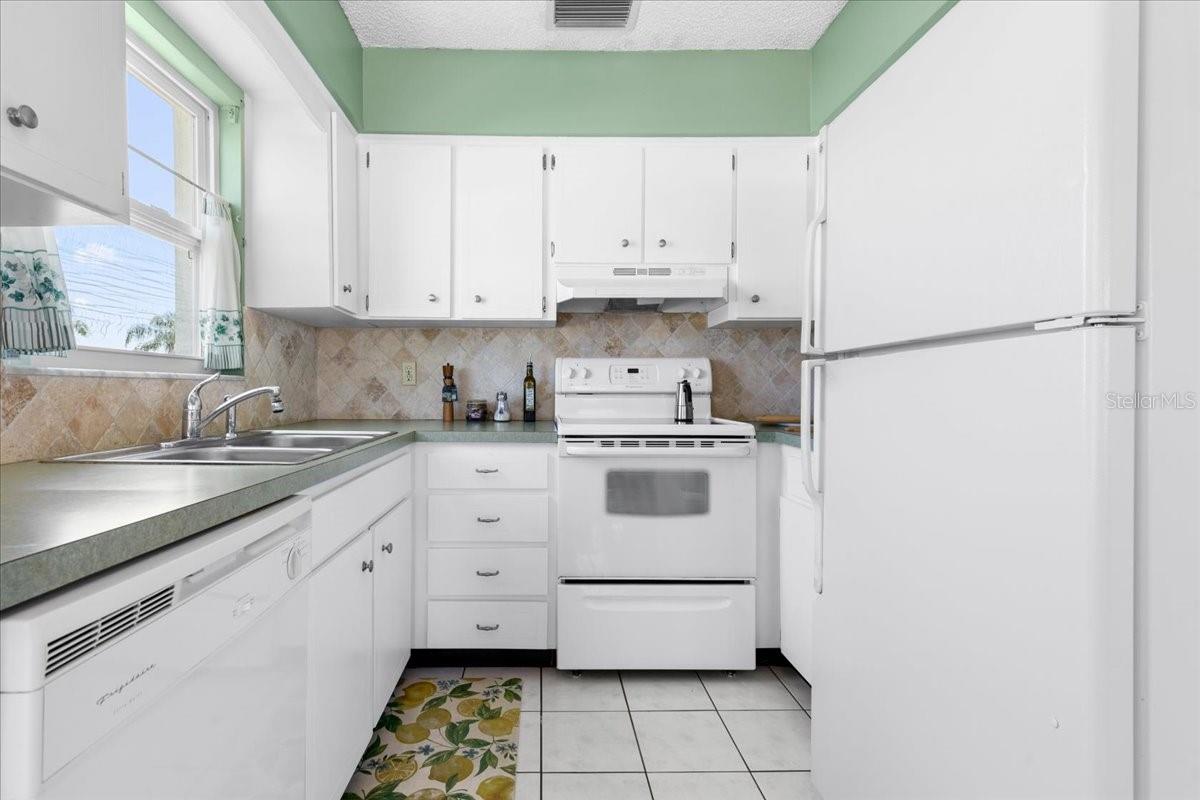 330 BRANDY WINE DR #330, LARGO, FL, 33771