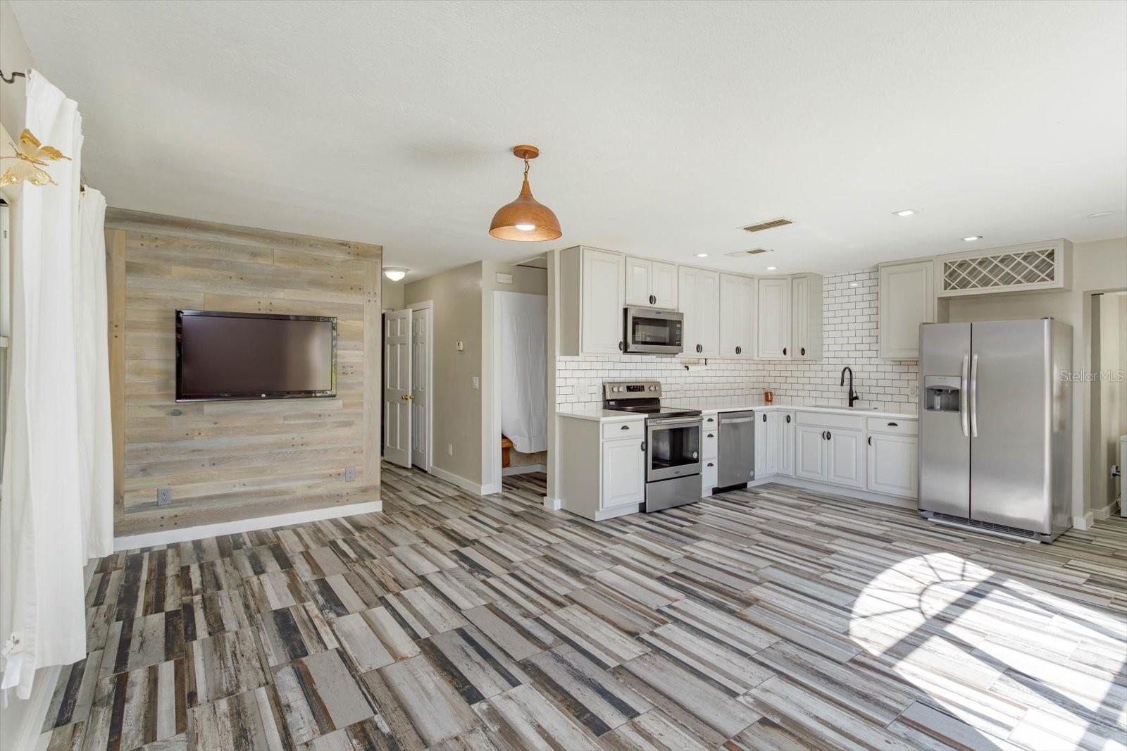 1132 W PAGE DR, DELTONA, FL, 32725