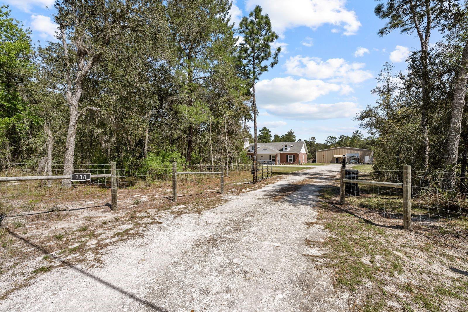 130 WALKER AVE, PALATKA, FL, 32177