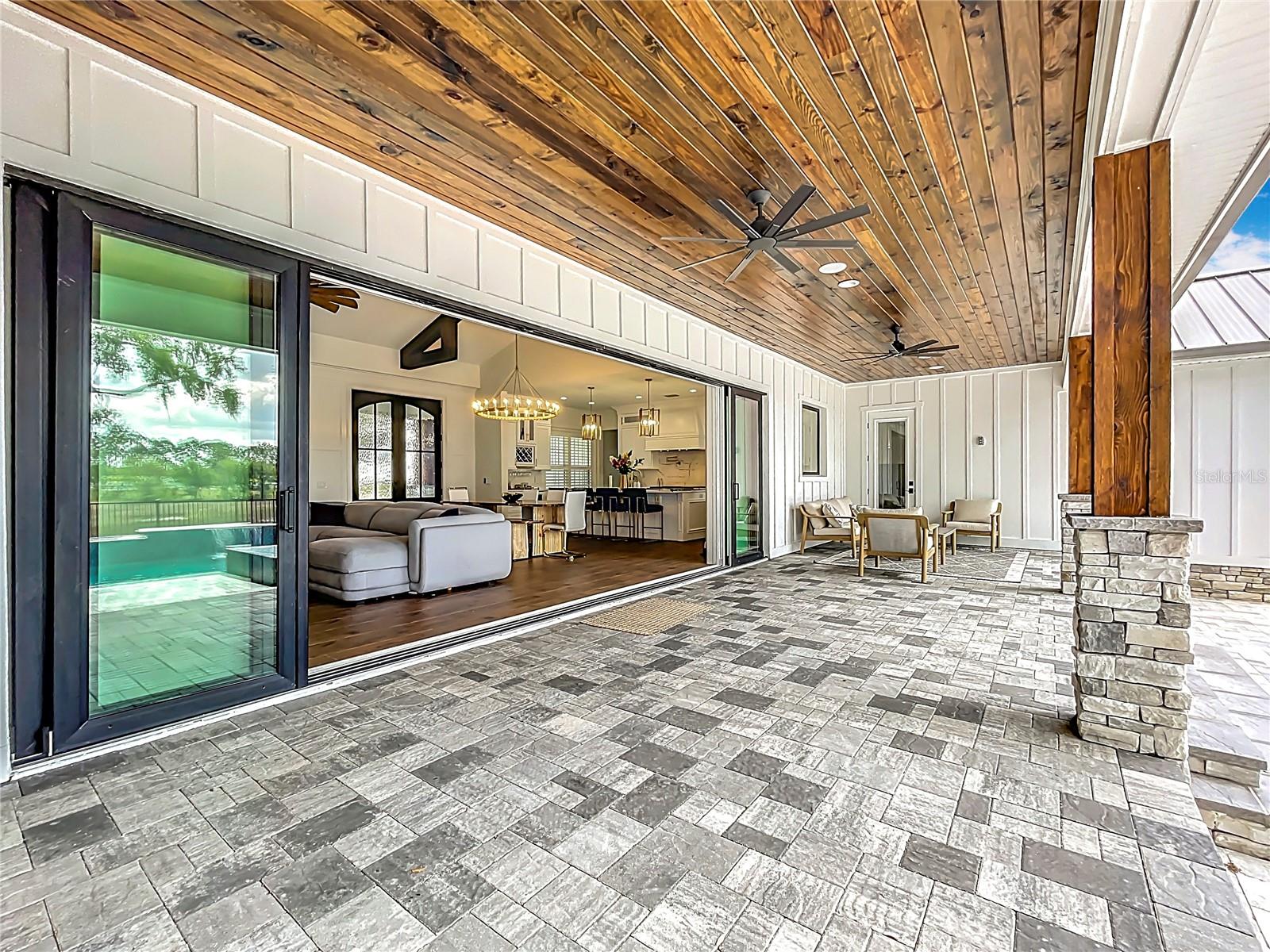 464 LONG & WINDING RD, GROVELAND, FL, 34736