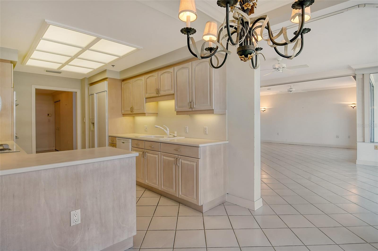 455 LONGBOAT CLUB RD #407, LONGBOAT KEY, FL, 34228