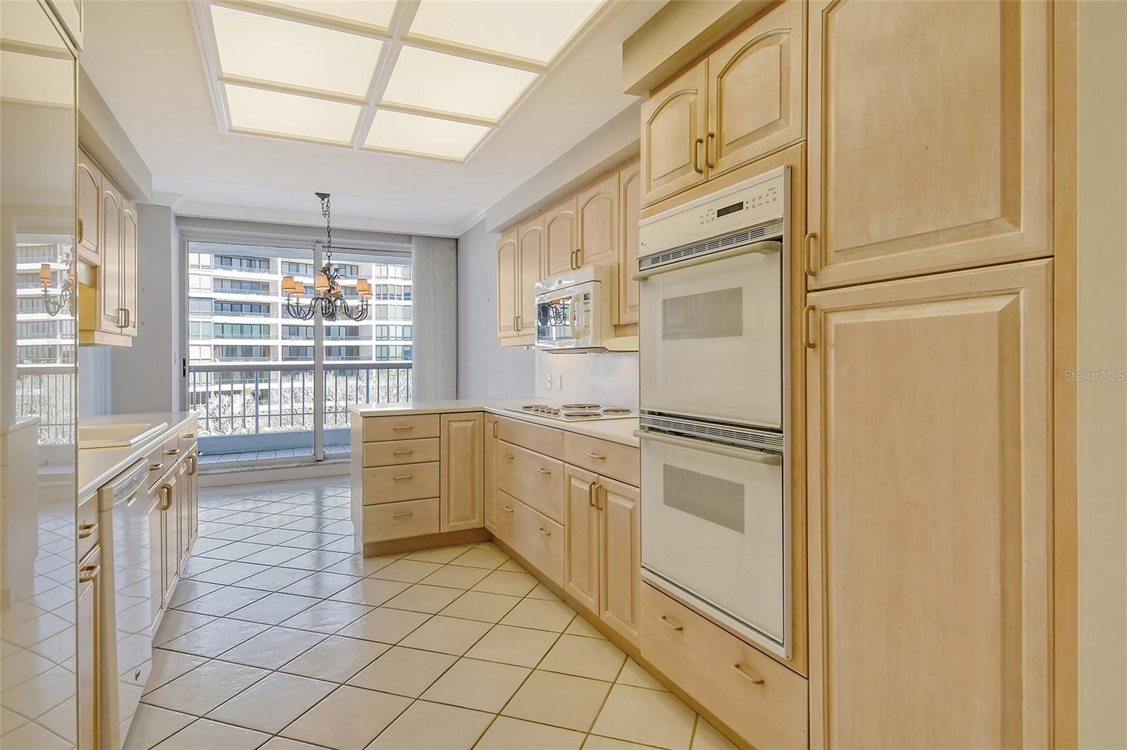 455 LONGBOAT CLUB RD #407, LONGBOAT KEY, FL, 34228