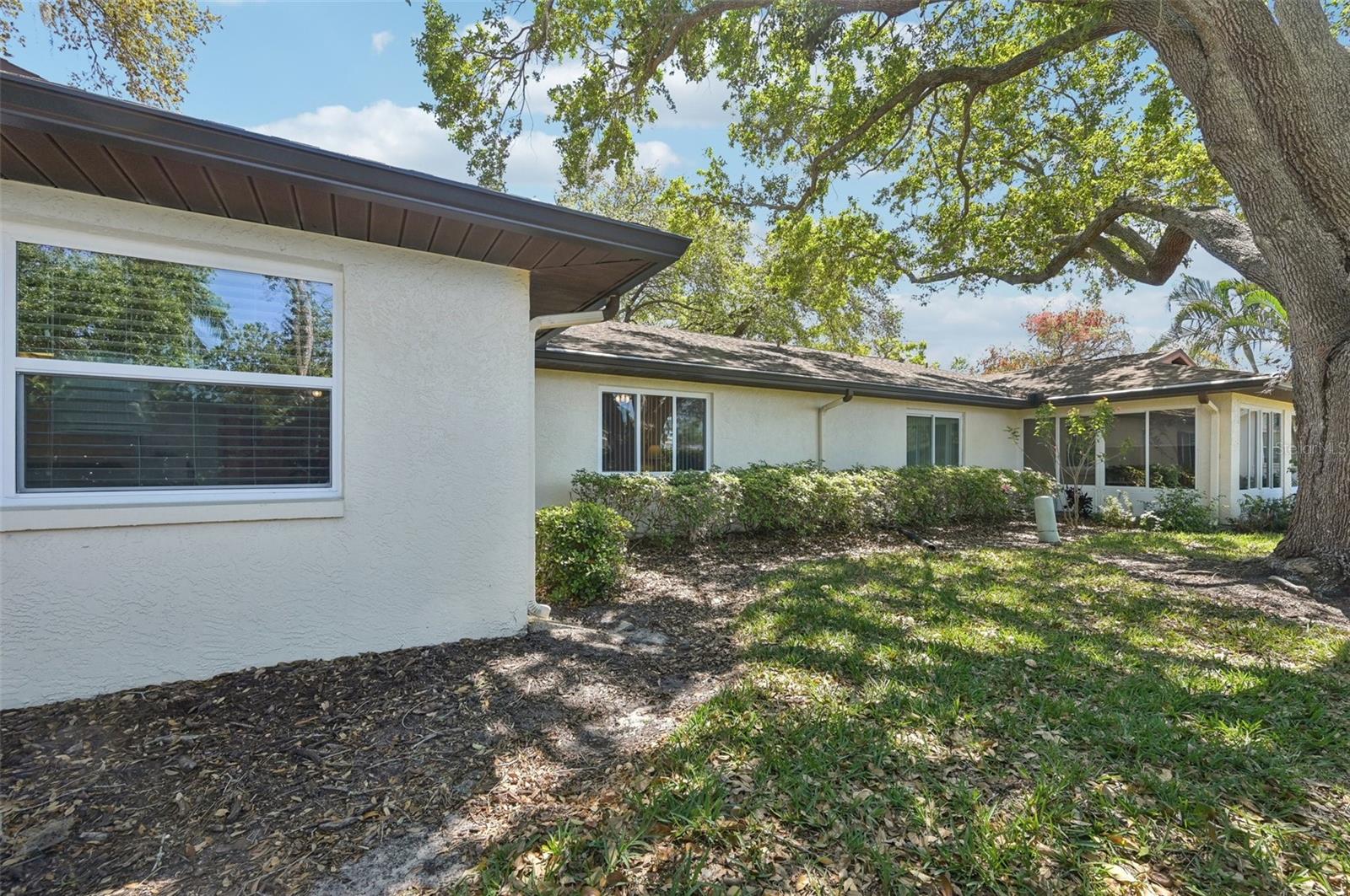 2009 HALIDOM WAY, SUN CITY CENTER, FL, 33573
