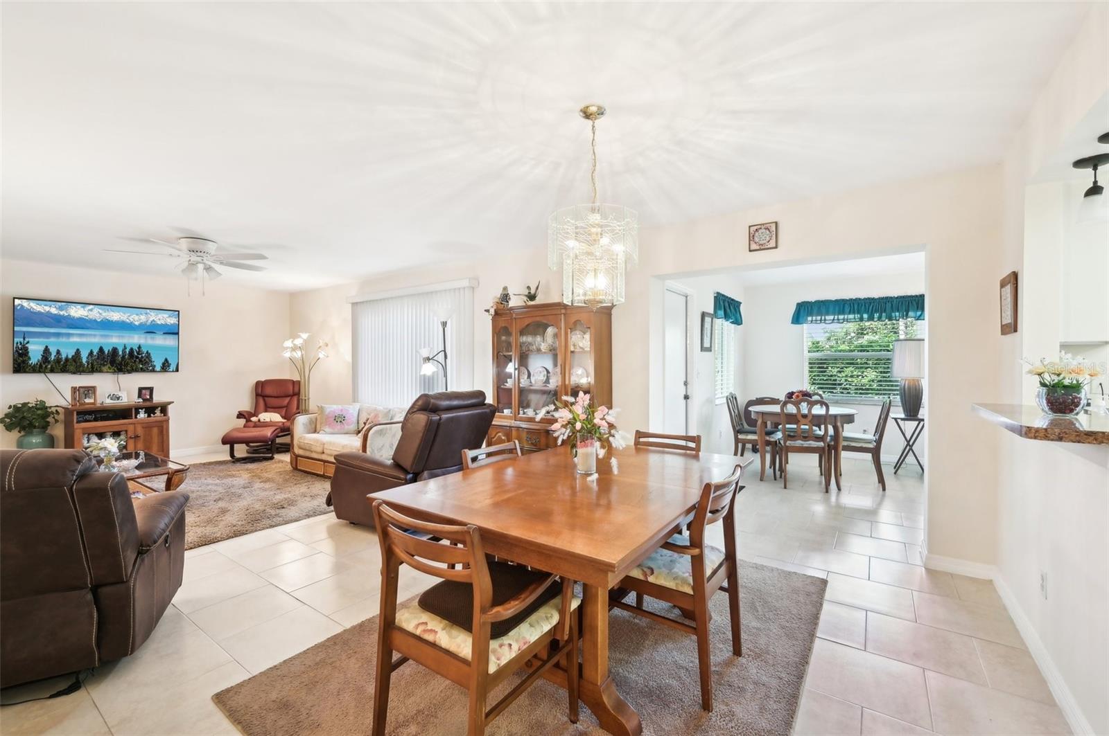 2009 HALIDOM WAY, SUN CITY CENTER, FL, 33573