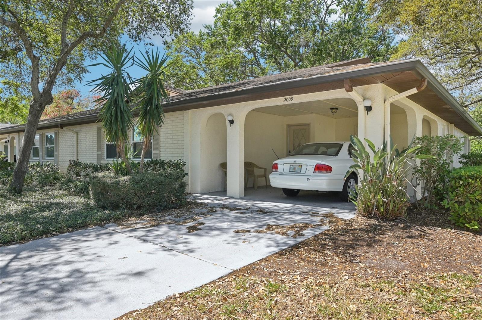 2009 HALIDOM WAY, SUN CITY CENTER, FL, 33573