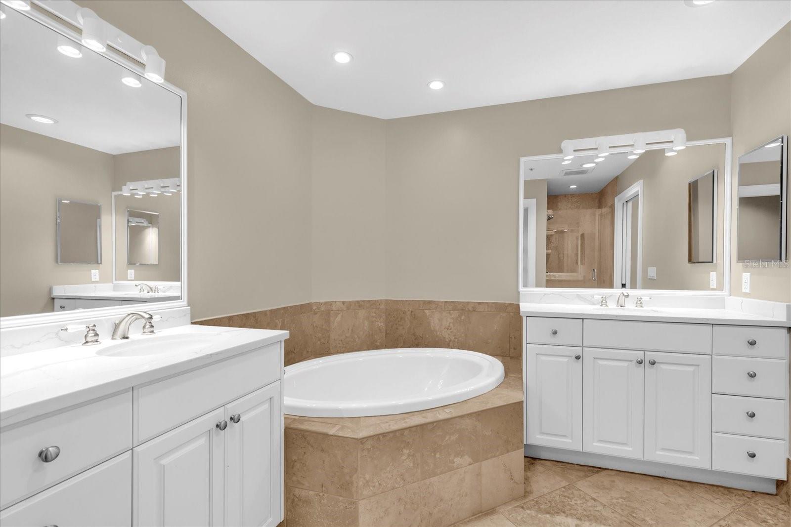 606 RIVIERA DUNES WAY #207, PALMETTO, FL, 34221