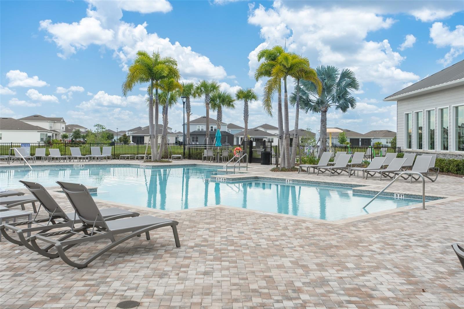 10465 FOLLY BEACH RD, ORLANDO, FL, 32827