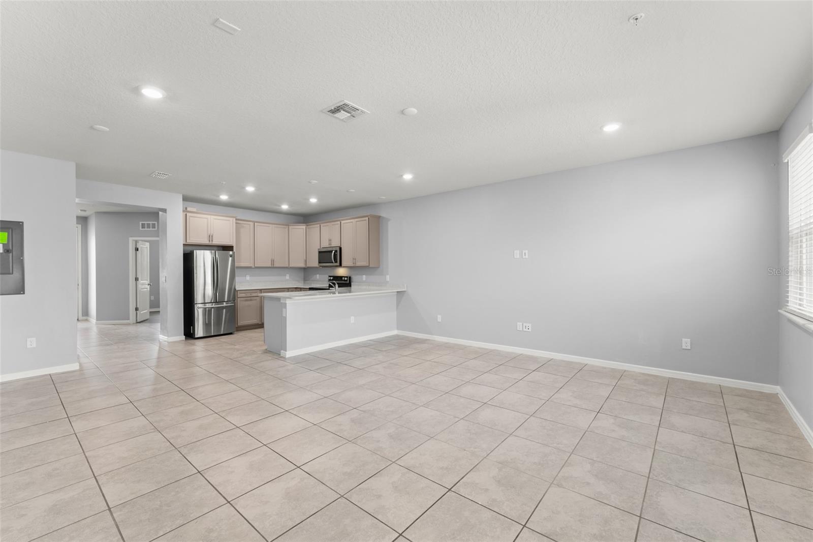 10465 FOLLY BEACH RD, ORLANDO, FL, 32827