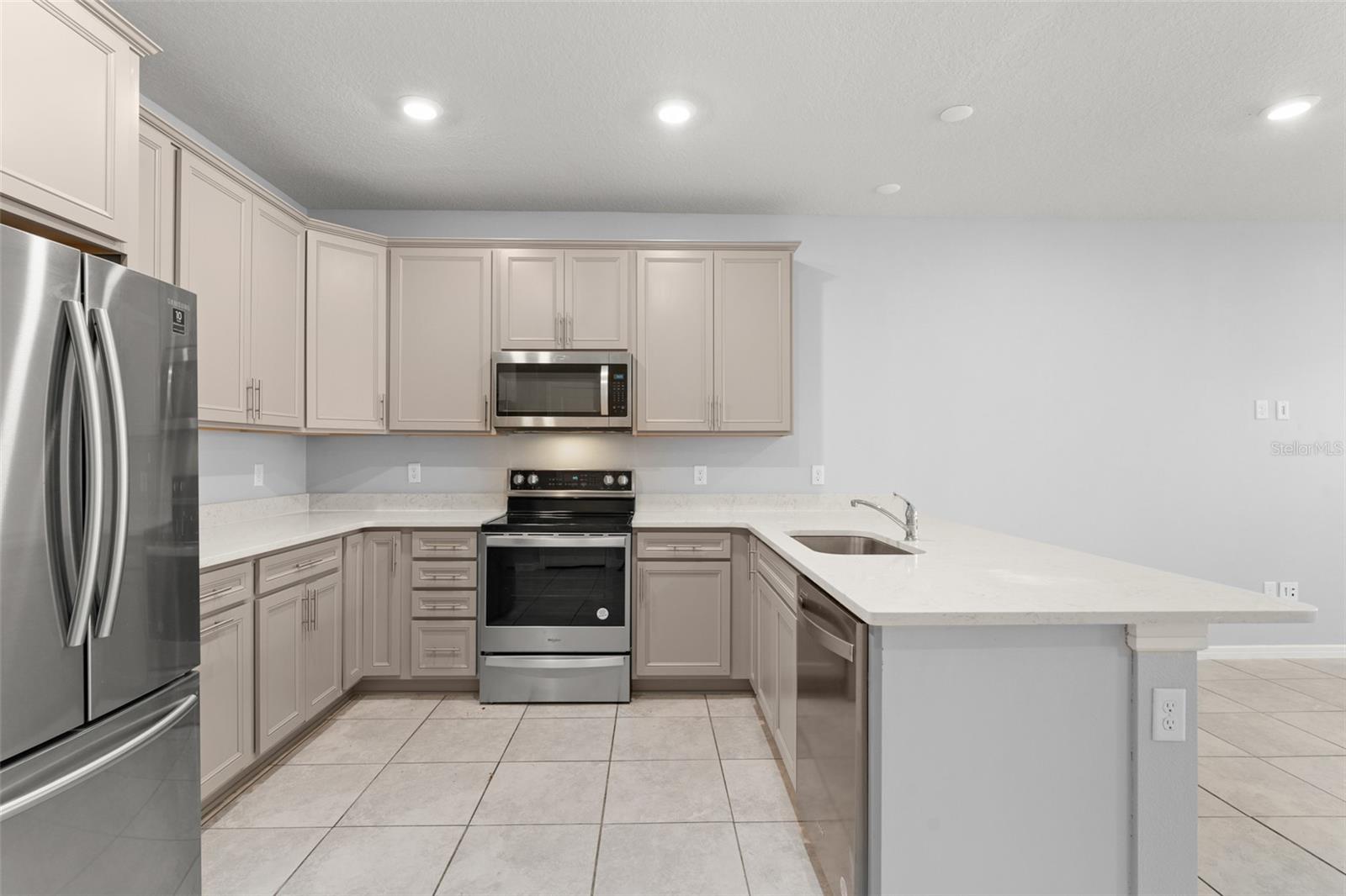 10465 FOLLY BEACH RD, ORLANDO, FL, 32827