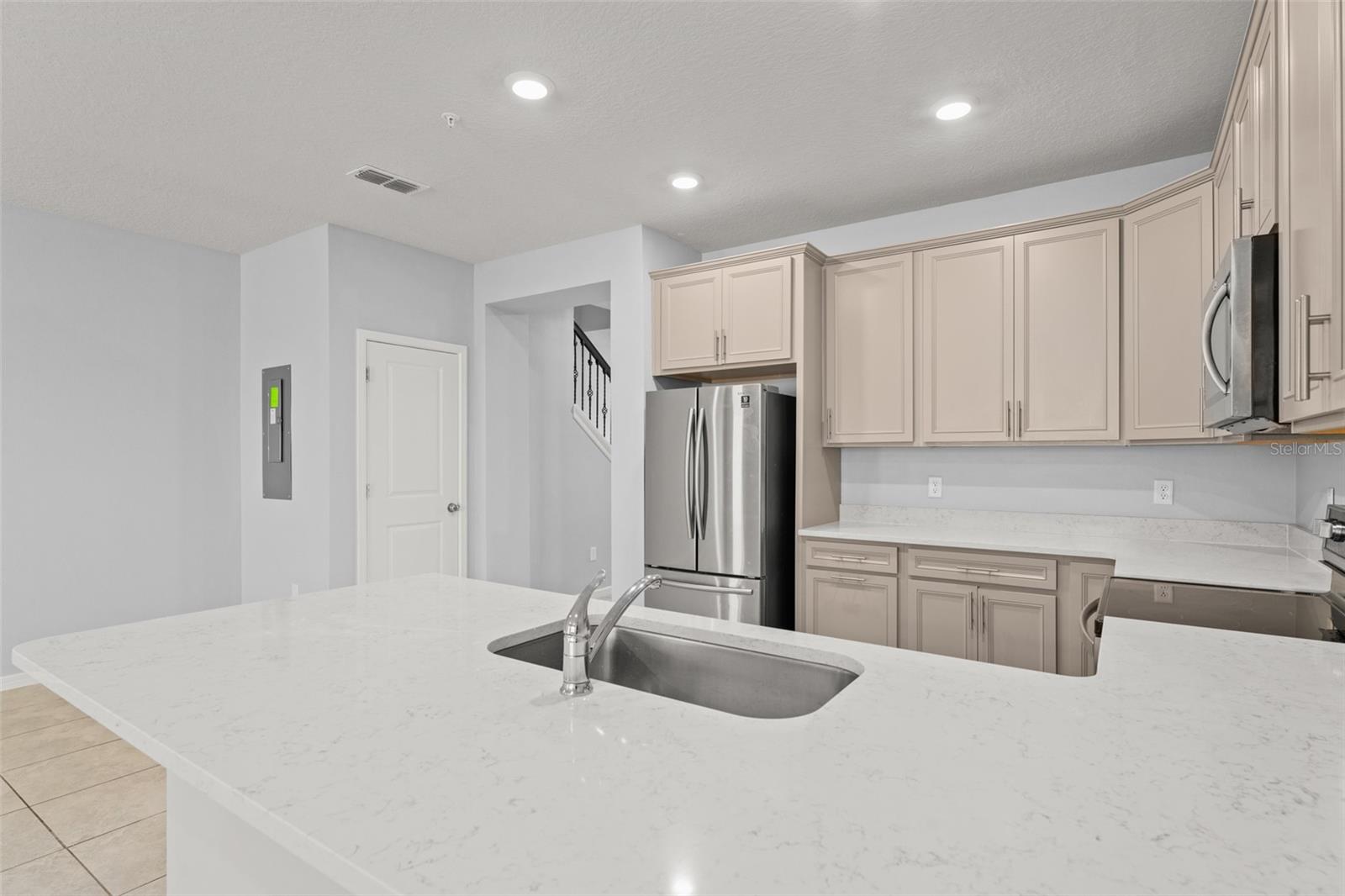 10465 FOLLY BEACH RD, ORLANDO, FL, 32827