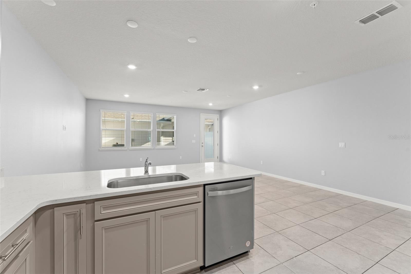 10465 FOLLY BEACH RD, ORLANDO, FL, 32827