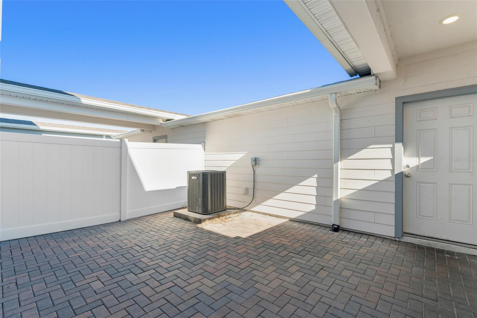 10465 FOLLY BEACH RD, ORLANDO, FL, 32827