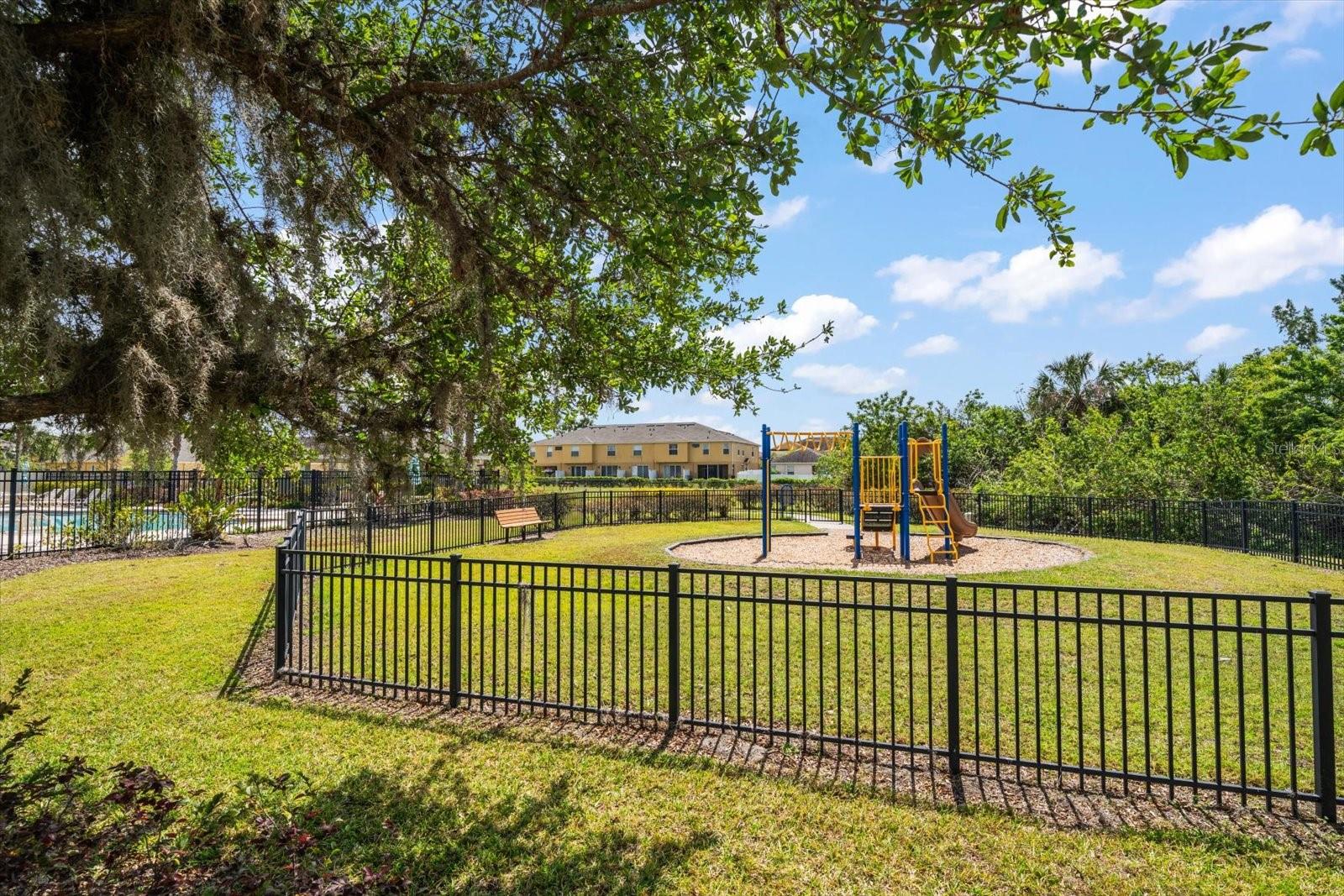 2011 HAWKS VIEW DR, RUSKIN, FL, 33570