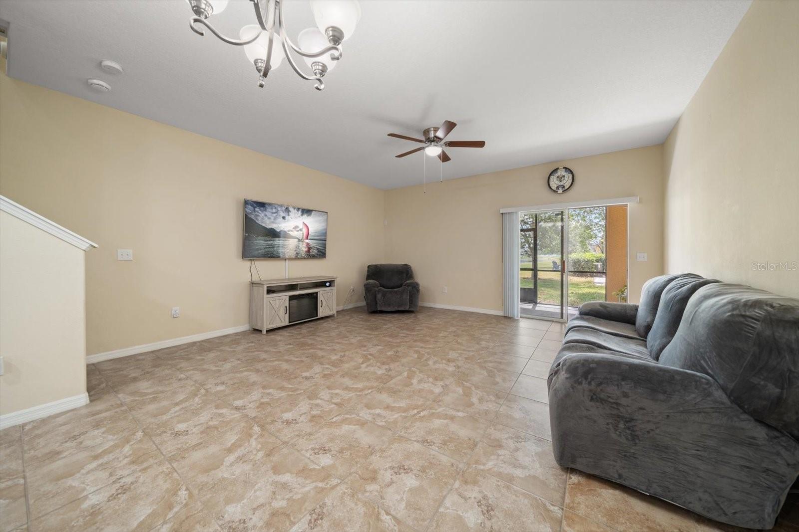 2011 HAWKS VIEW DR, RUSKIN, FL, 33570