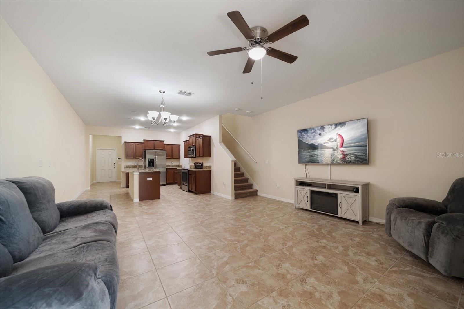 2011 HAWKS VIEW DR, RUSKIN, FL, 33570