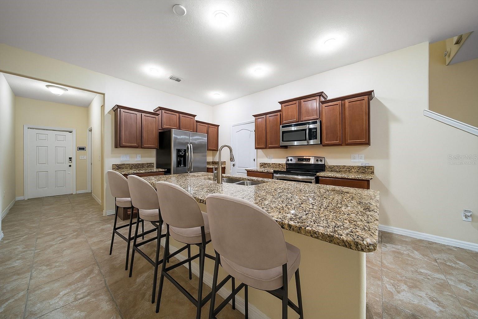 2011 HAWKS VIEW DR, RUSKIN, FL, 33570