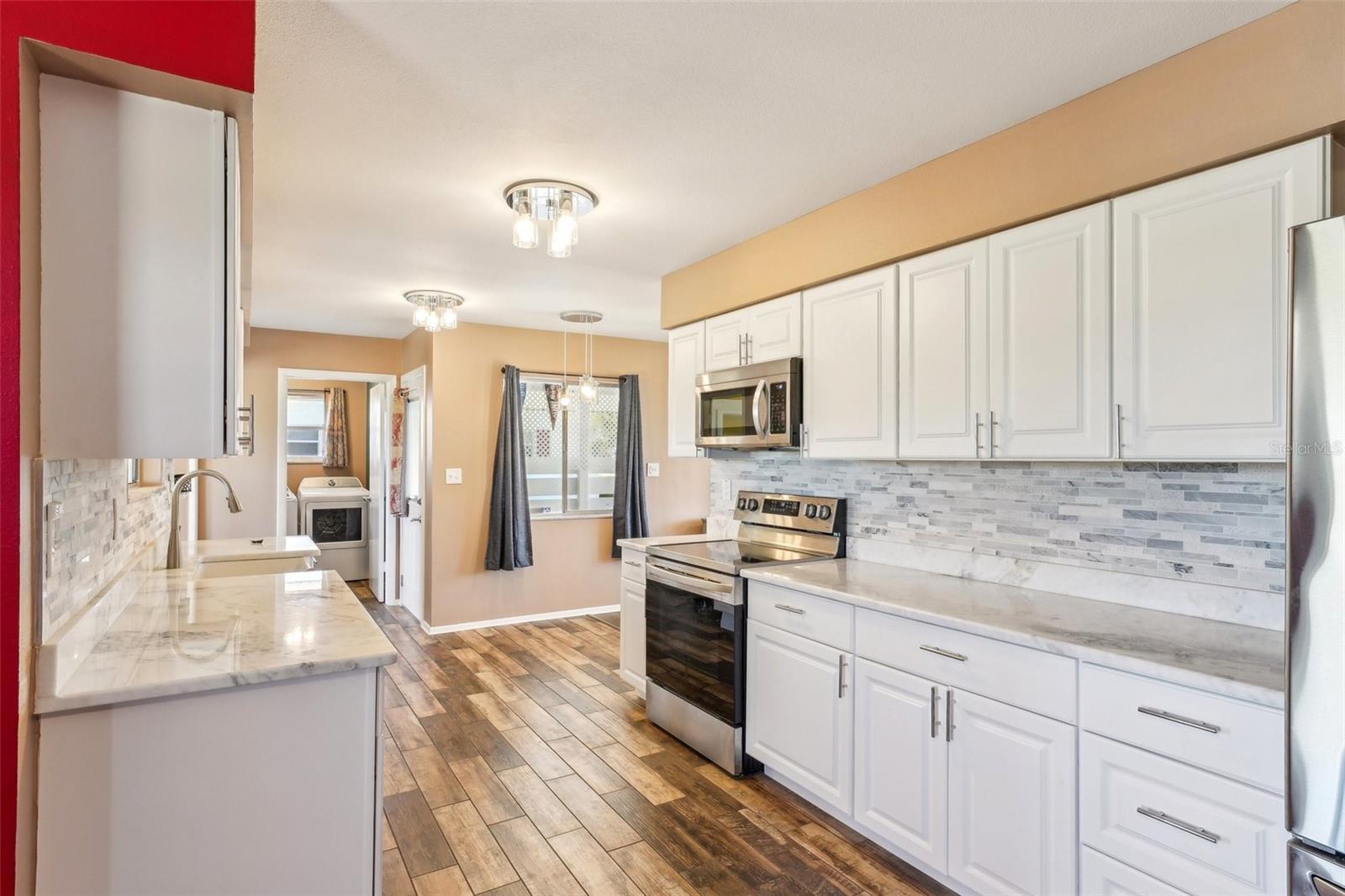 1021 AUGUSTA DR, SUN CITY CENTER, FL, 33573