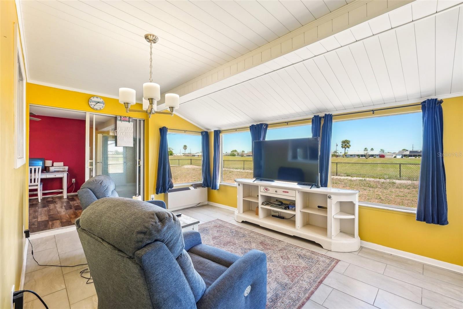 1021 AUGUSTA DR, SUN CITY CENTER, FL, 33573