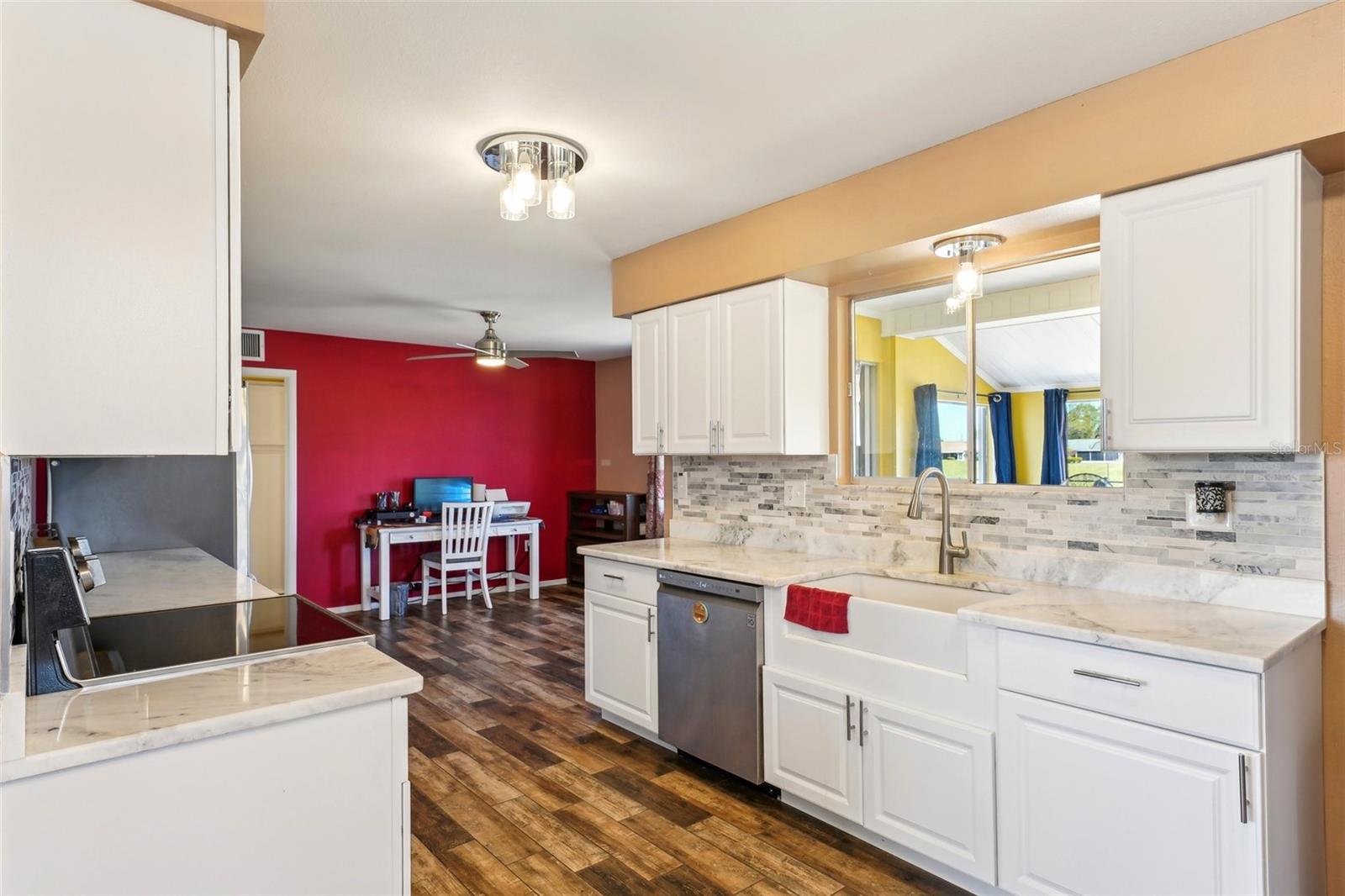 1021 AUGUSTA DR, SUN CITY CENTER, FL, 33573
