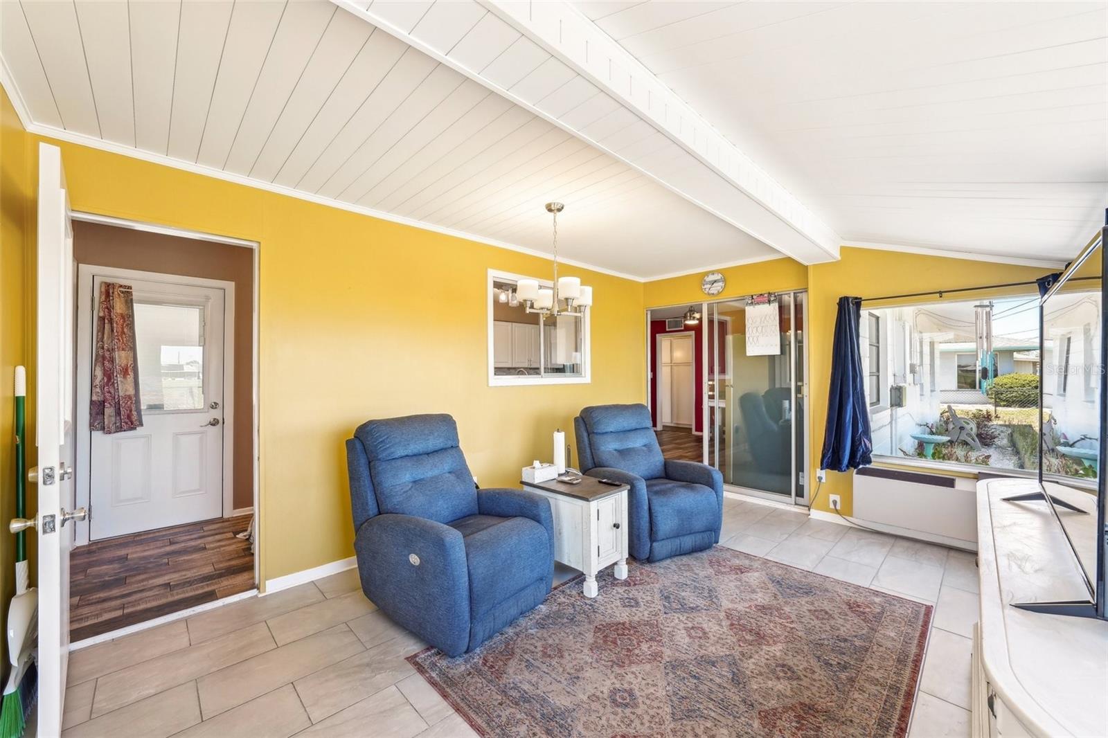 1021 AUGUSTA DR, SUN CITY CENTER, FL, 33573