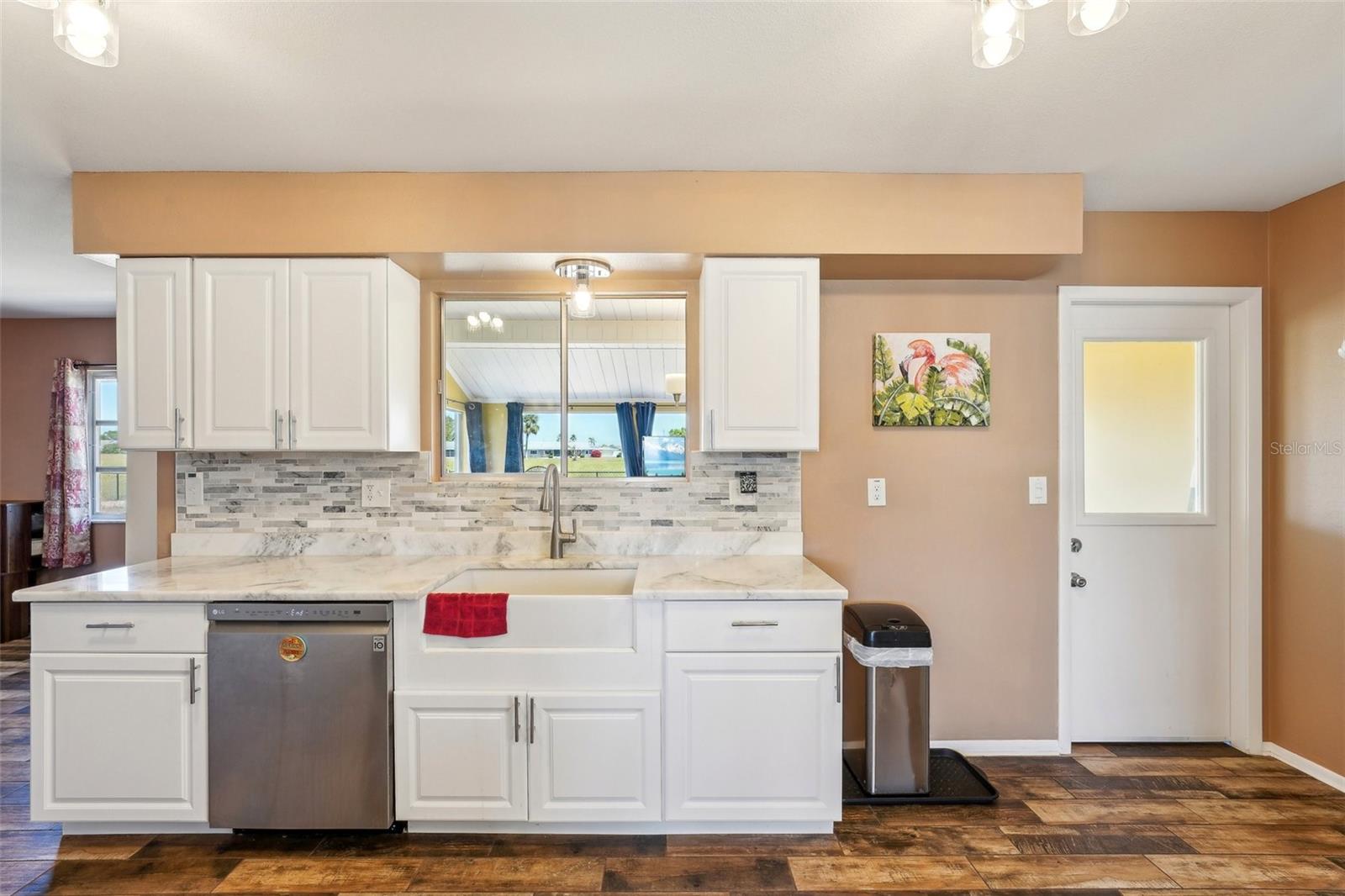 1021 AUGUSTA DR, SUN CITY CENTER, FL, 33573