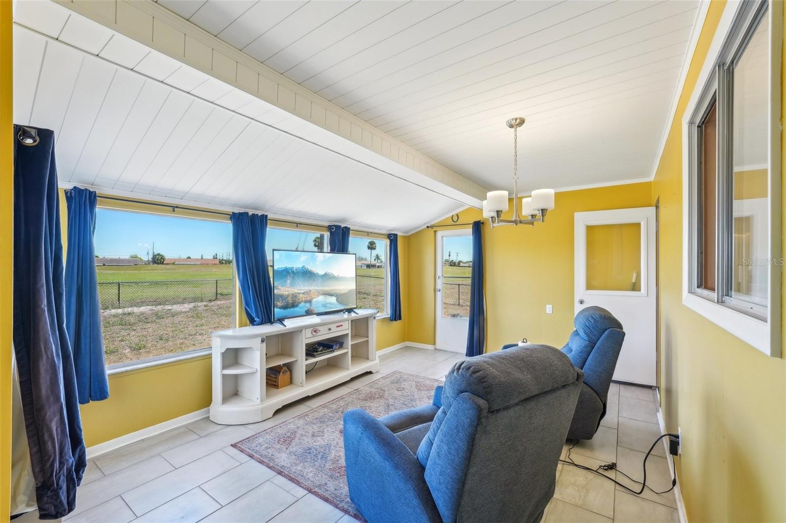 1021 AUGUSTA DR, SUN CITY CENTER, FL, 33573