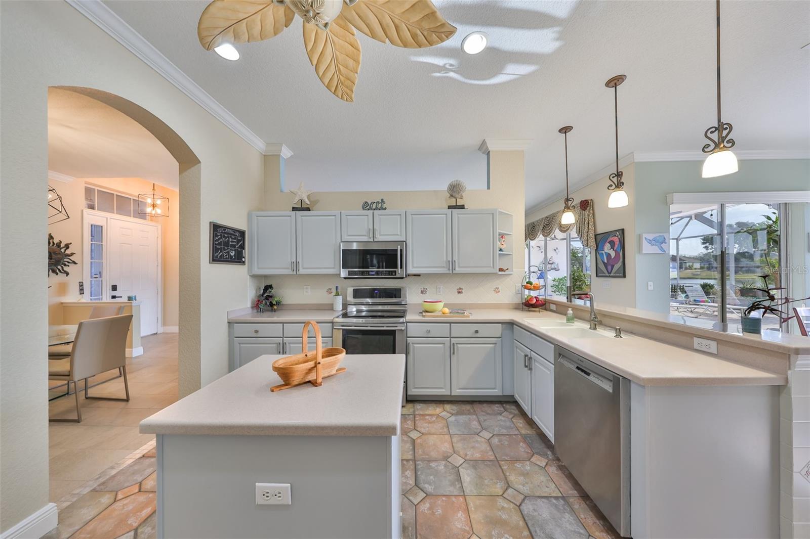 1123 SIGNATURE DR, SUN CITY CENTER, FL, 33573