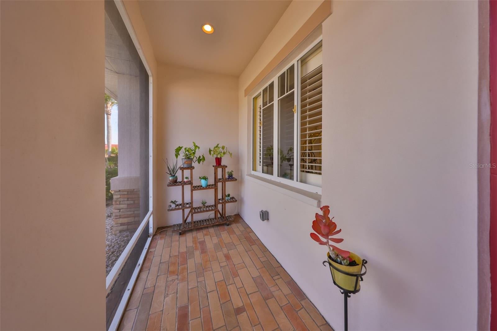 1123 SIGNATURE DR, SUN CITY CENTER, FL, 33573