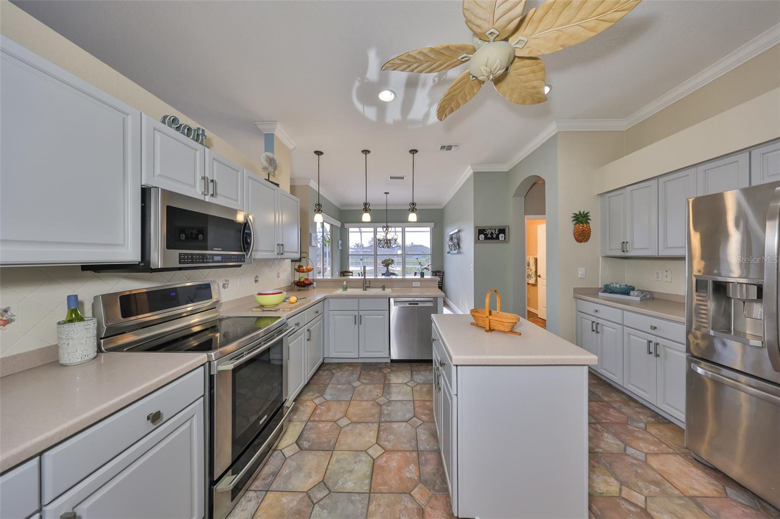 1123 SIGNATURE DR, SUN CITY CENTER, FL, 33573