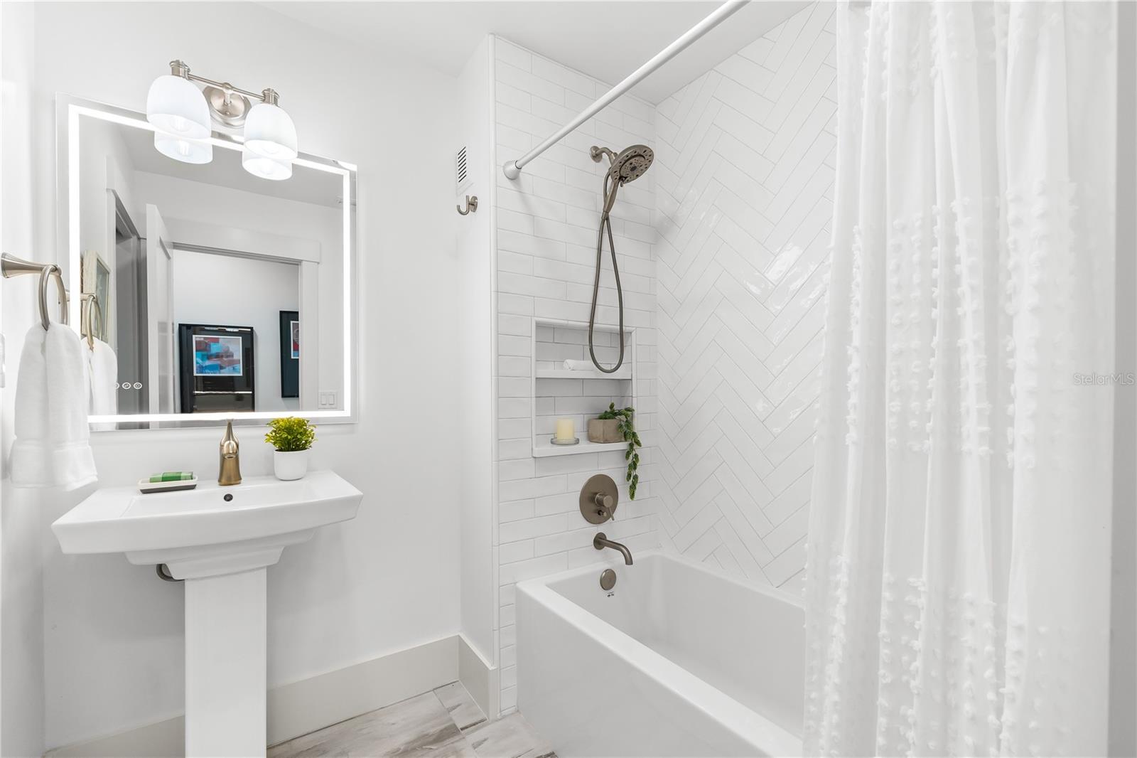 517 BELLE ISLE AVE, BELLEAIR BEACH, FL, 33786