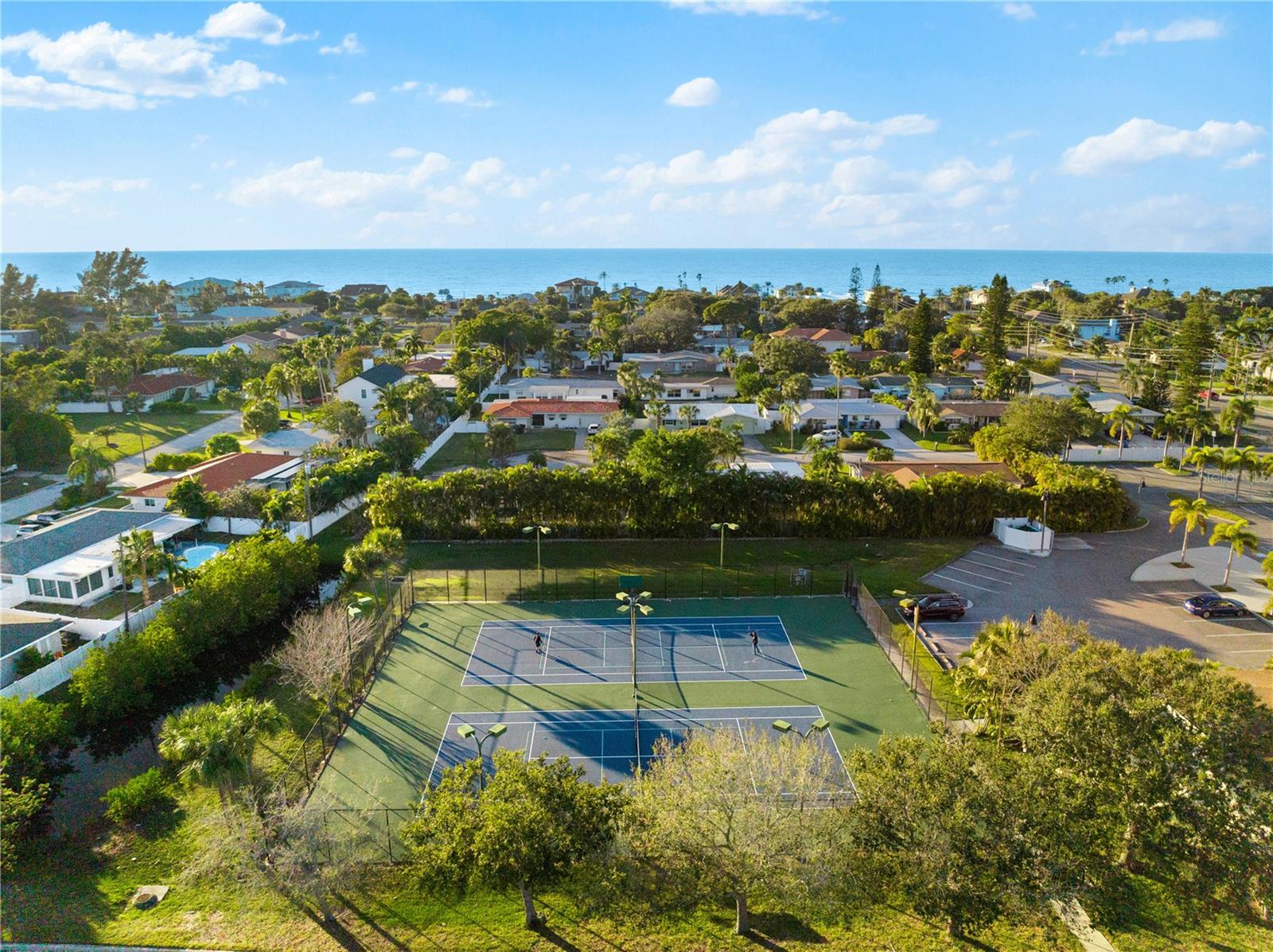 517 BELLE ISLE AVE, BELLEAIR BEACH, FL, 33786