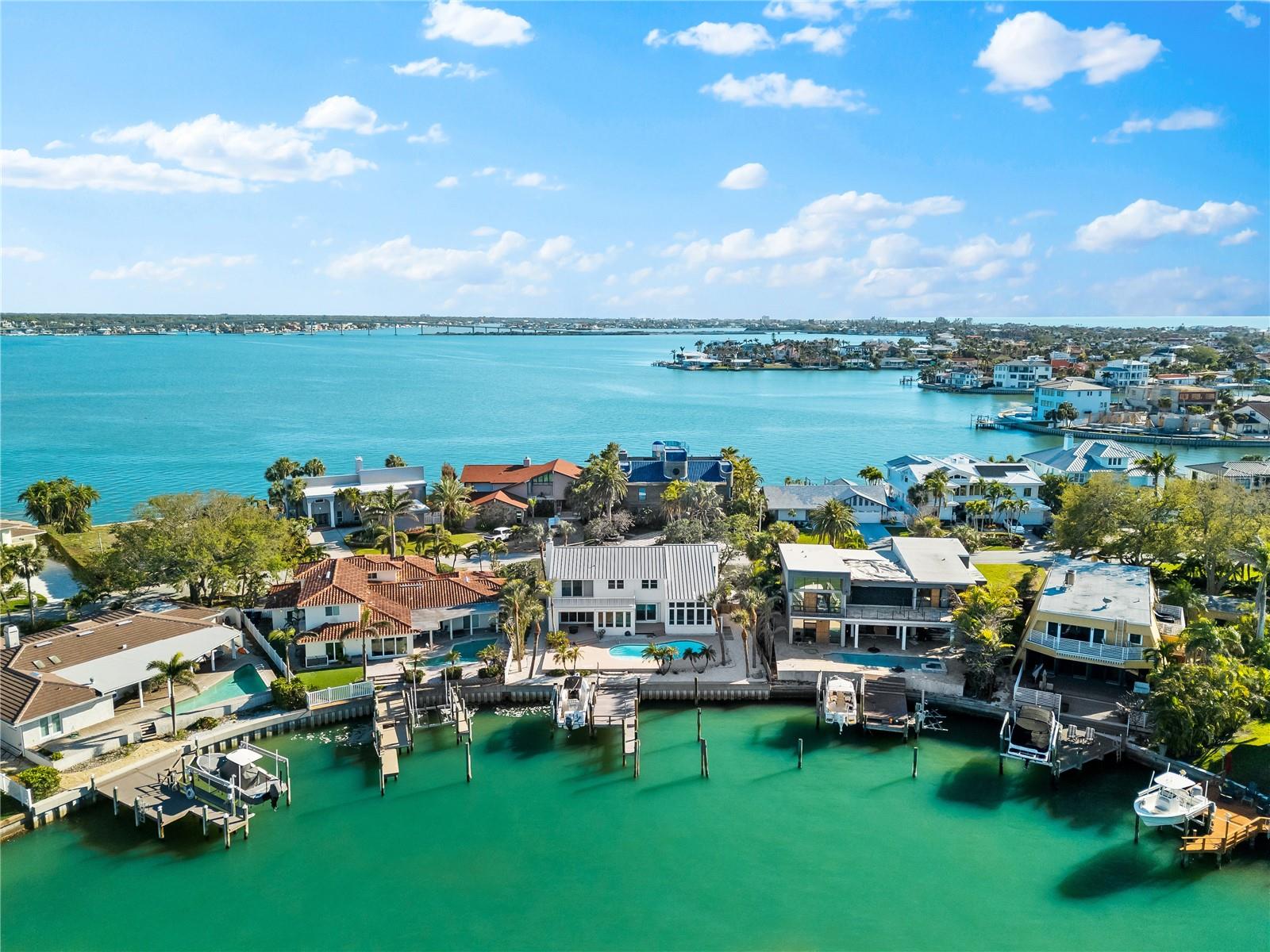 517 BELLE ISLE AVE, BELLEAIR BEACH, FL, 33786