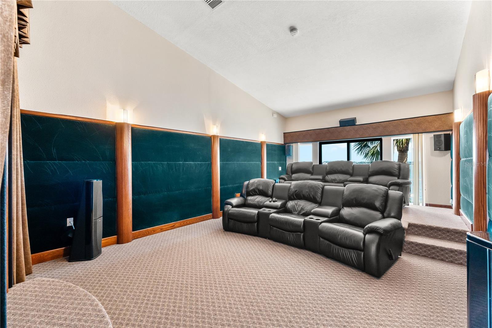 520 BELLE ISLE AVE, BELLEAIR BEACH, FL, 33786