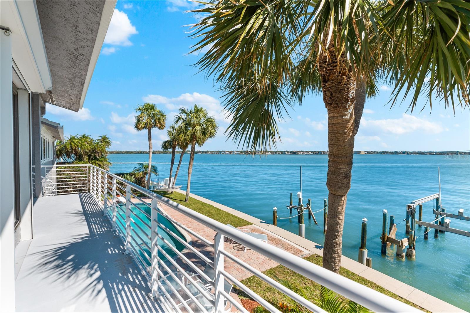 520 BELLE ISLE AVE, BELLEAIR BEACH, FL, 33786