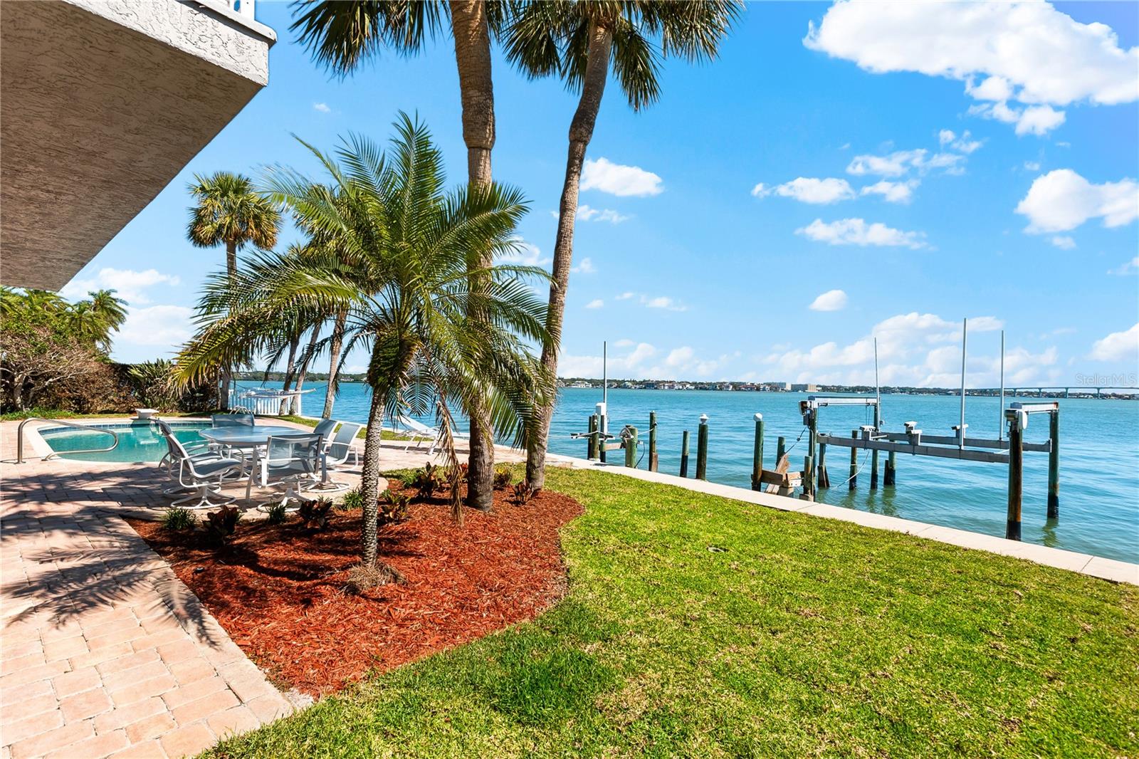 520 BELLE ISLE AVE, BELLEAIR BEACH, FL, 33786