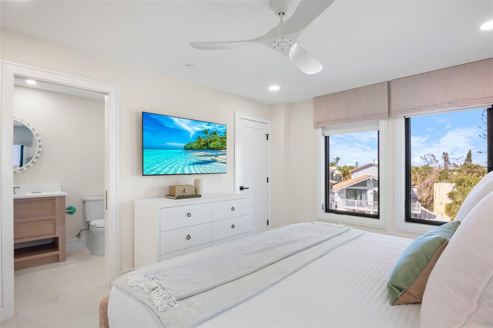 322 BEACH RD, SARASOTA, FL, 34242