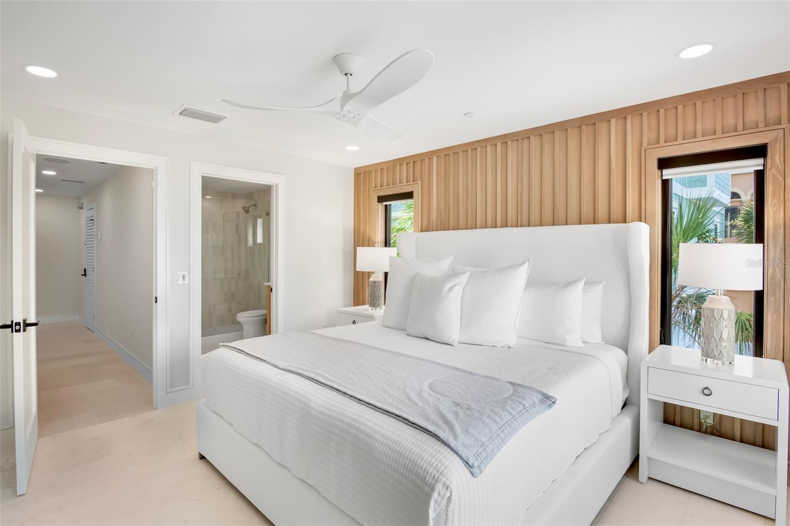 322 BEACH RD, SARASOTA, FL, 34242