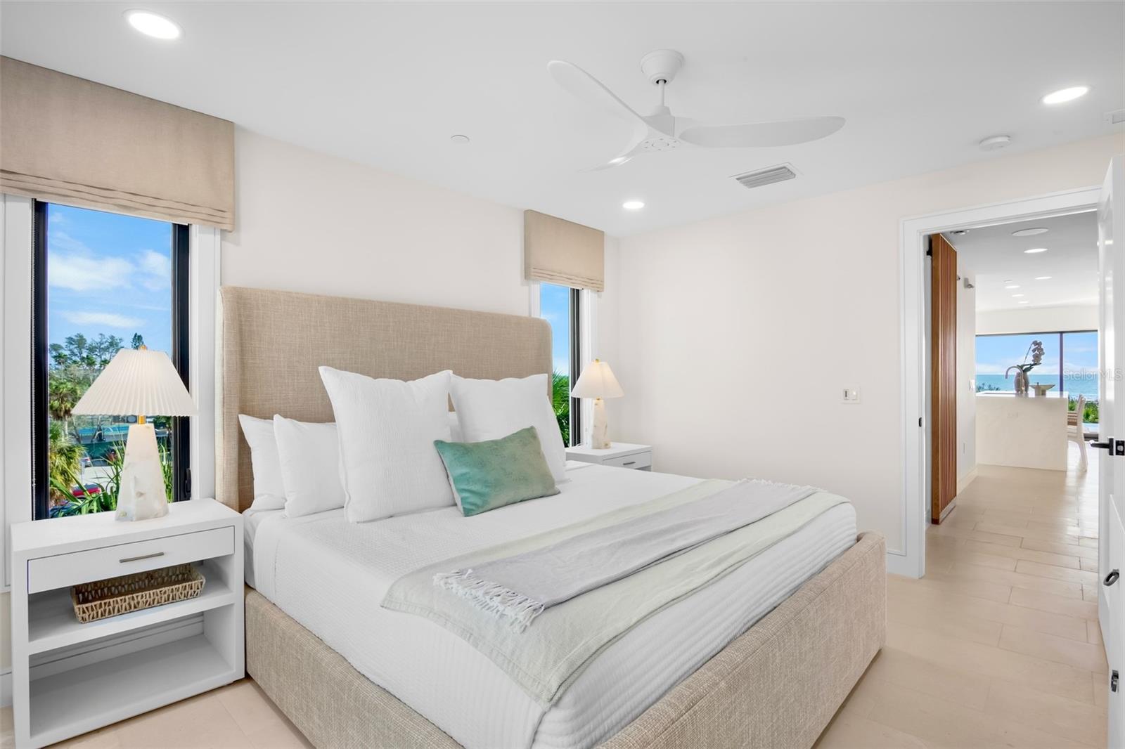 322 BEACH RD, SARASOTA, FL, 34242