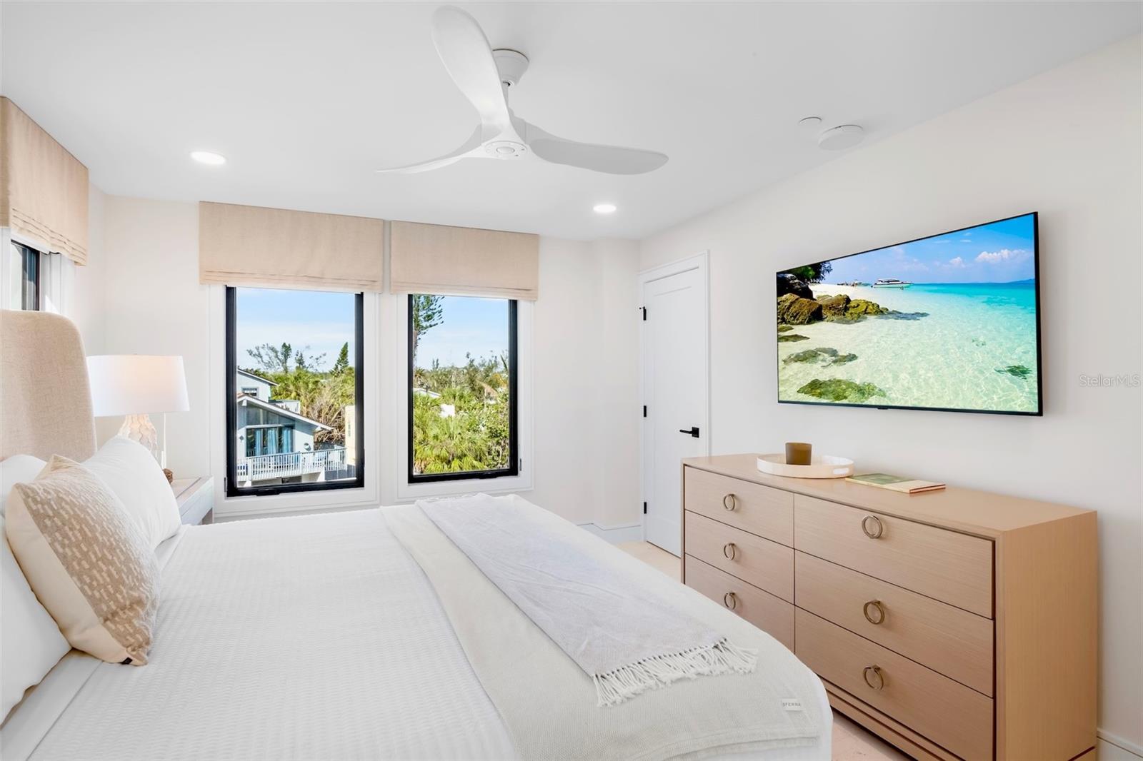 322 BEACH RD, SARASOTA, FL, 34242