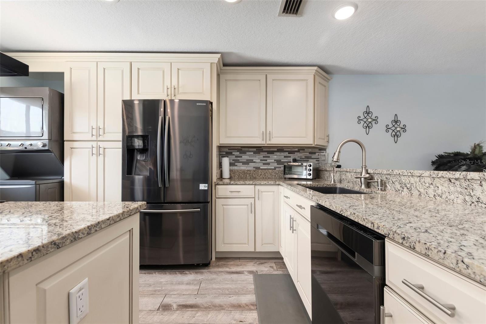 7737 EUREKA DR #203, HUDSON, FL, 34667