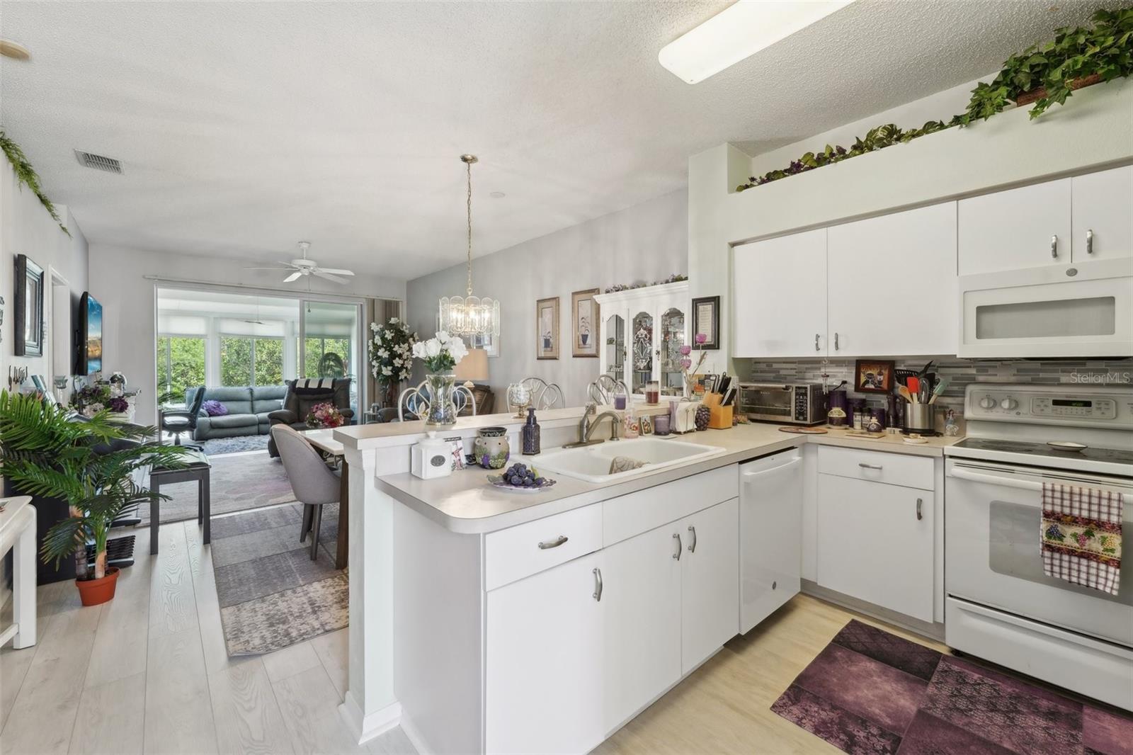 767 TREMONT GREENS LN #64, SUN CITY CENTER, FL, 33573