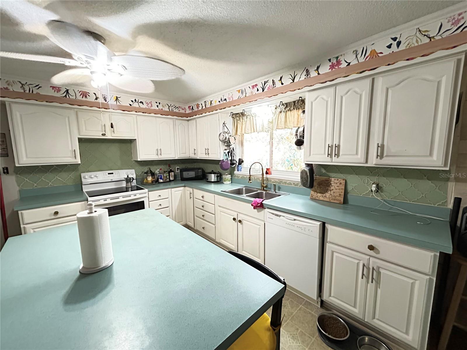 4904 E RIVER HILLS DR, TAMPA, FL, 33617