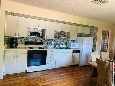 4904 E RIVER HILLS DR, TAMPA, FL, 33617