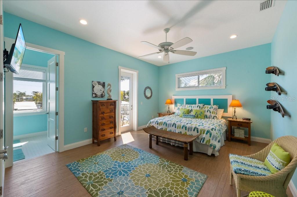 TB8362062 Property Photo