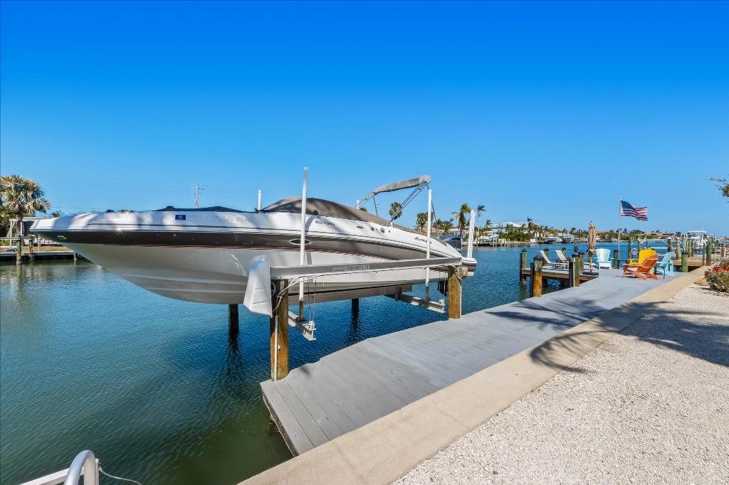 TB8362062 Property Photo