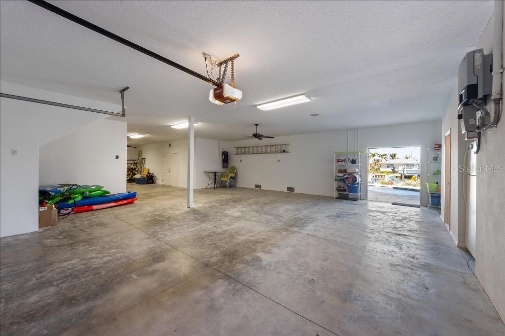 TB8362062 Property Photo